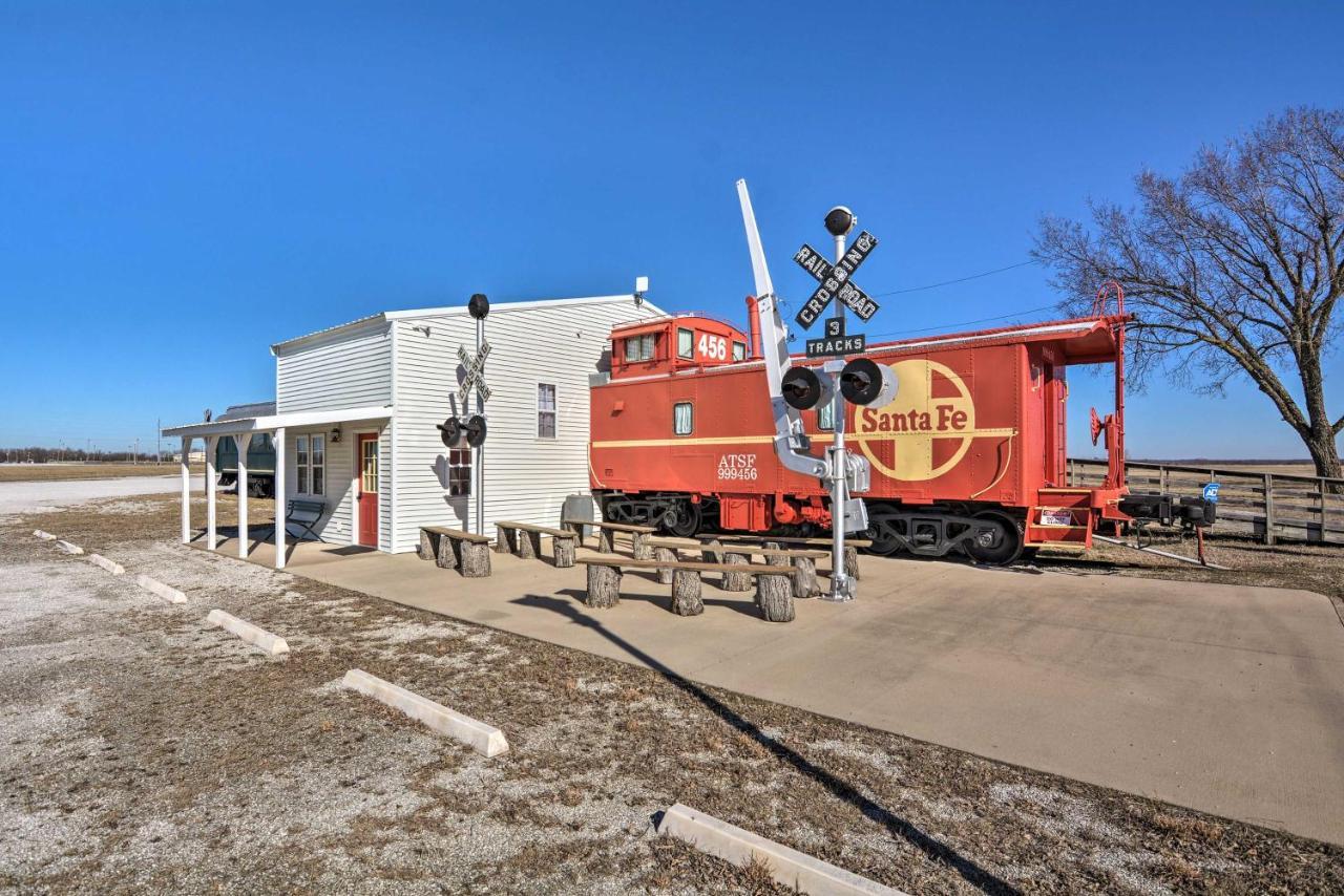 Unique Joplin Gem Converted Train Car Studio Exteriér fotografie